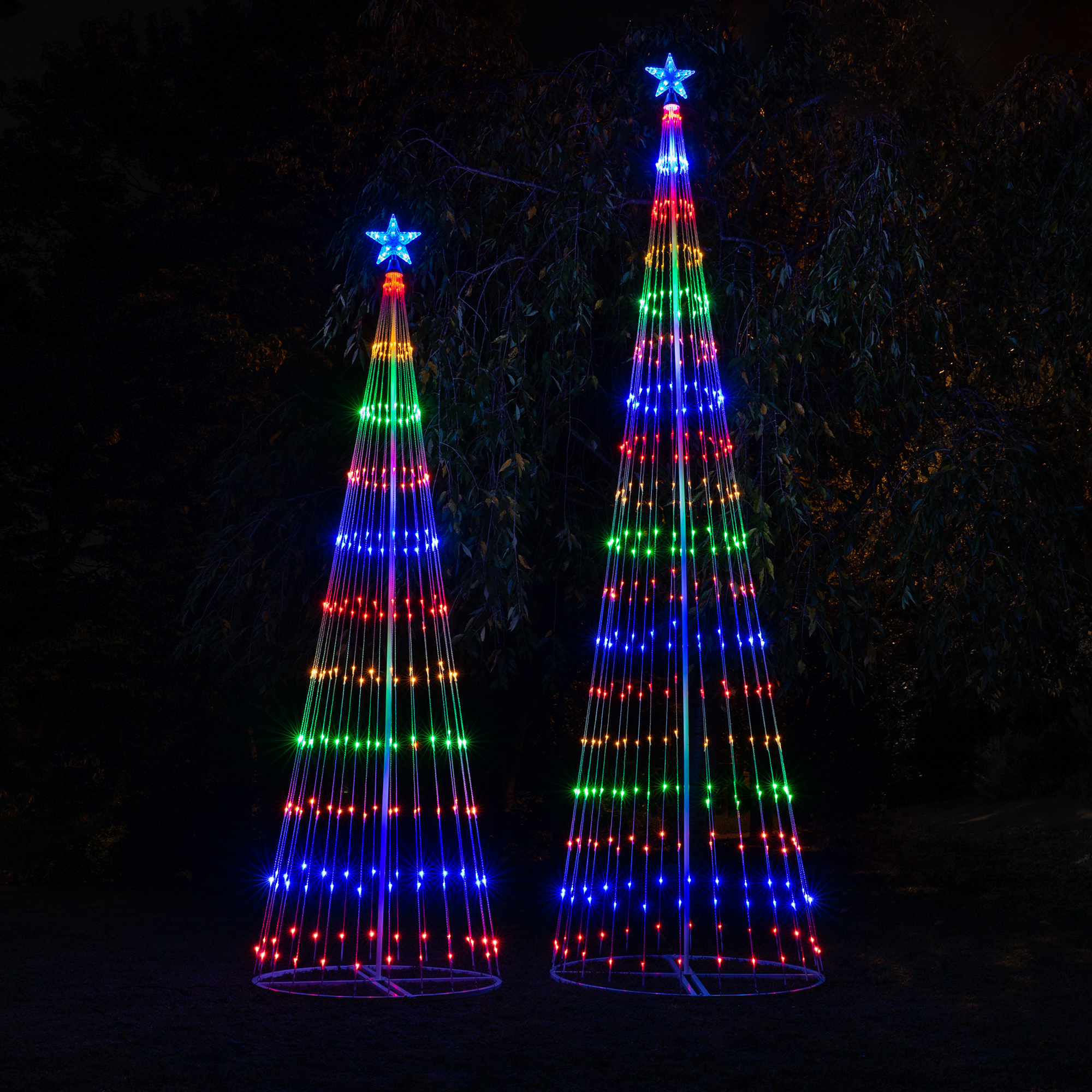 Outdoor christmas tree light on sale show