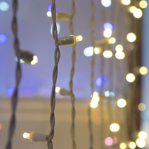 25 5mm Warm White Twinkle LED Christmas Lights, White Wire, 3.5" Spacing